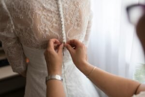 Lire la suite à propos de l’article 💍 Comment choisir la robe de mariée idéale selon sa morphologie